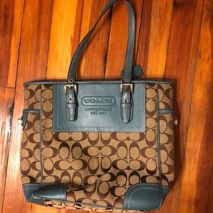 Medium sized Coach bag